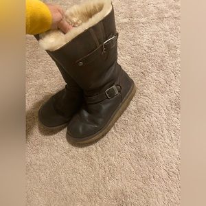 Ugg leather Kensington boots size 4 (big girls)